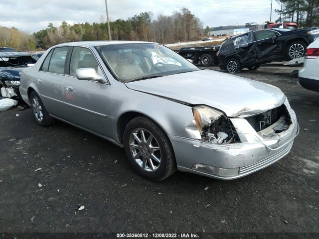 2011 CADILLAC DTS LUXURY COLLECTION VIN: 1G6KD5E62BU105032