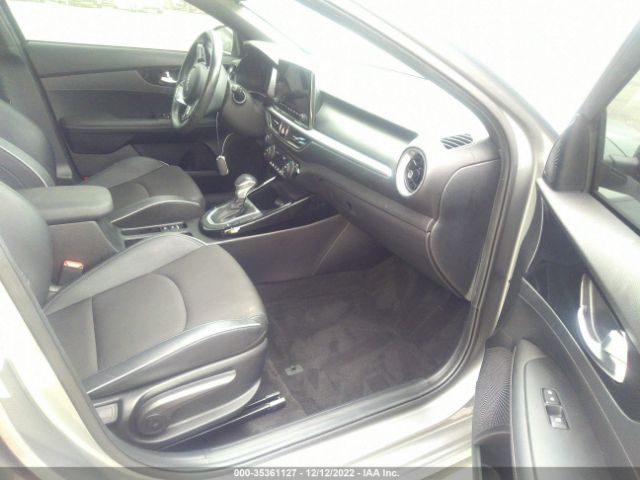 3KPF54AD8NE421323 KIA Forte Gt-line
