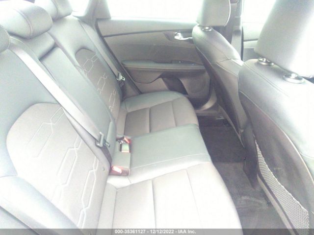 3KPF54AD8NE421323 KIA Forte Gt-line