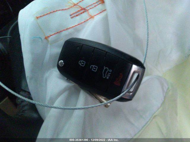 5XYKT3A6XFG595334 KIA SORENTO LX