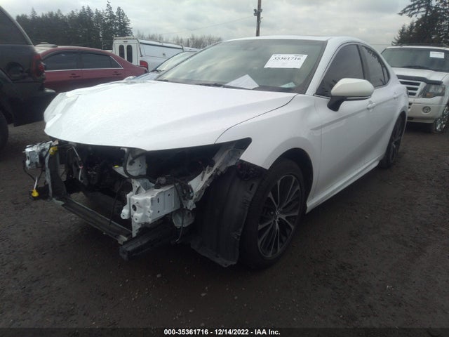 Toyota Camry 2018 4T1B11HK7JU579009 Image 2