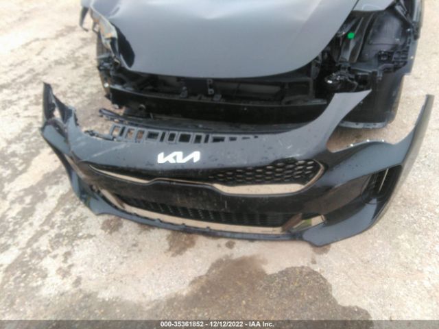KNAE55LCXN6112395 KIA Stinger