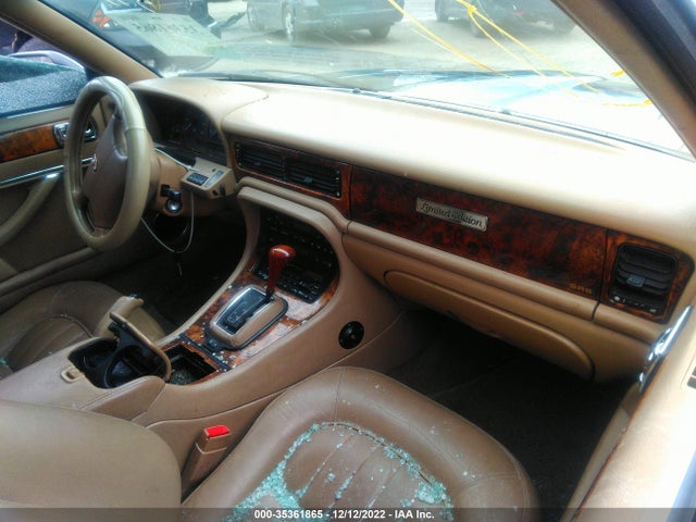 SAJHX1742SC739564 Jaguar XJ6