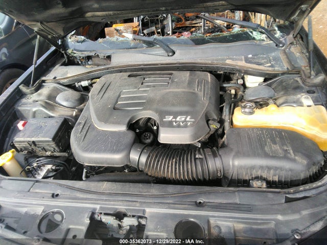 2C3CCAEG2FH884483 Chrysler 300 300c