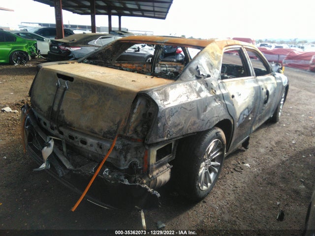 2C3CCAEG2FH884483 Chrysler 300 300c