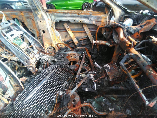 2C3CCAEG2FH884483 Chrysler 300 300c