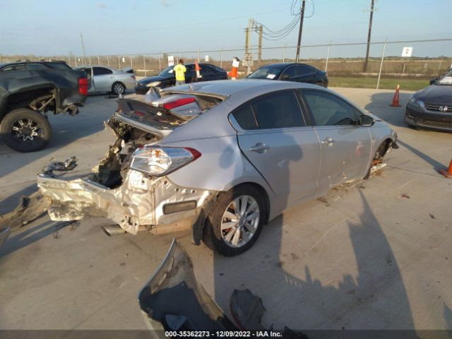 KNAFX4A8XF5263574 KIA FORTE EX