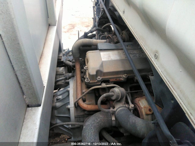 2001 ISUZU NPR VIN: JALB4B14917006560