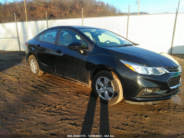 2018 Chevrolet Cruze, VIN: 1G1BC5SM9J7212183