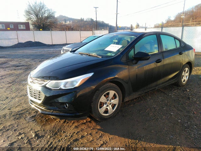 2018 Chevrolet Cruze, VIN: 1G1BC5SM9J7212183