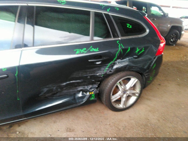 2016 Volvo V60, VIN: YV140MEK8G1306218