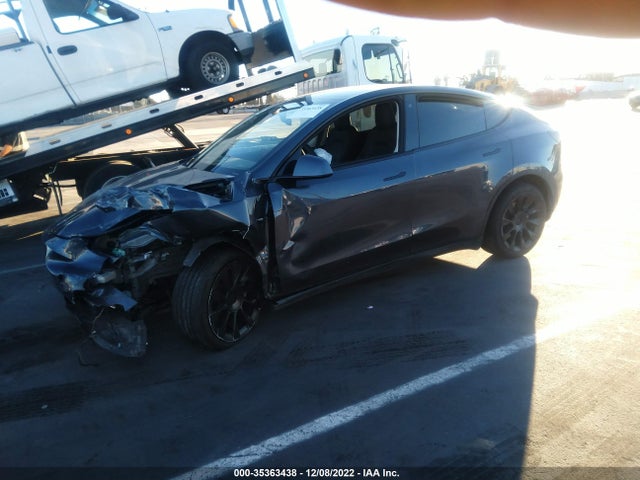 2020 Tesla Model Y, VIN: 5YJYGDEE0LF048565