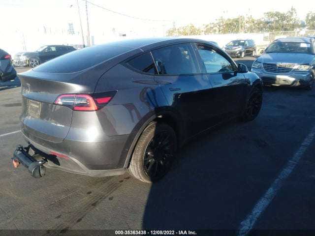 2020 Tesla Model Y, VIN: 5YJYGDEE0LF048565