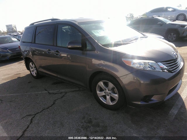 2017 Toyota Sienna, VIN: 5TDKZ3DC3HS775485