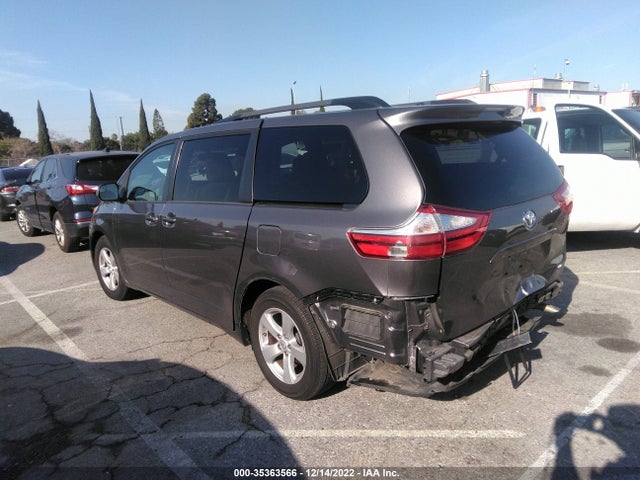 2017 Toyota Sienna, VIN: 5TDKZ3DC3HS775485