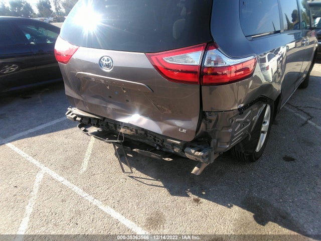 2017 Toyota Sienna, VIN: 5TDKZ3DC3HS775485