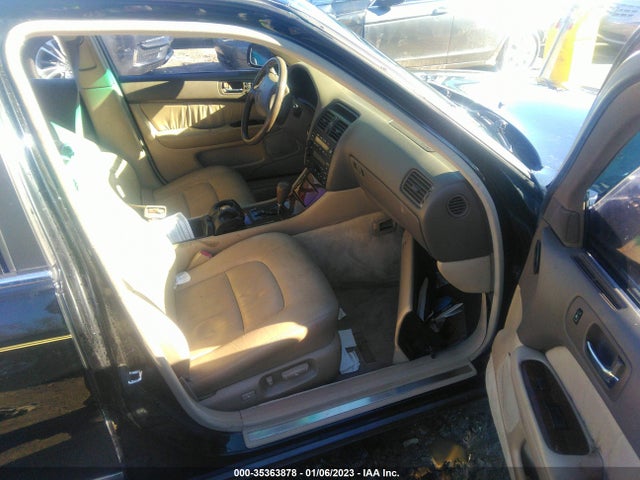 Lexus LS 1995 JT8UF22E0S0030430 Image 6