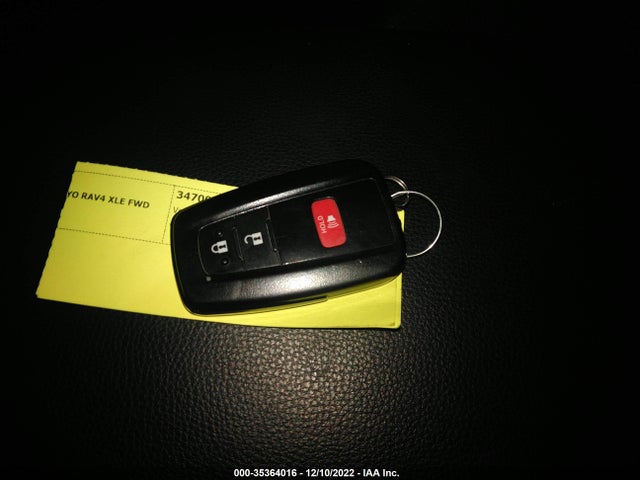 2021 TOYOTA RAV4 XLE VIN: 2T3W1RFV5MC163597