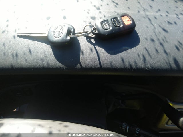 2002 TOYOTA SIENNA LE/XLE VIN: 4T3ZF13C32U452766