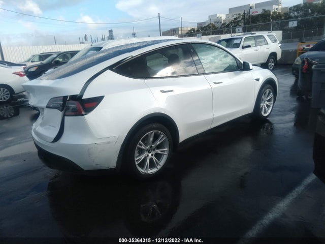 Tesla Model Y Long Range 2021 5YJYGDEE2MF233556 Image 4