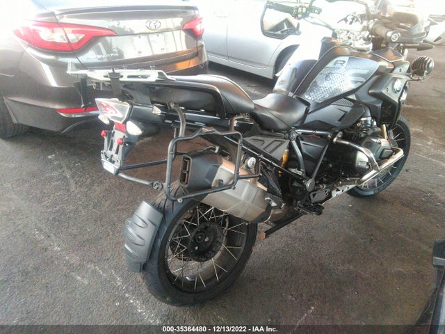 2018 BMW R1200 GS VIN: WB10A6100JZ656353