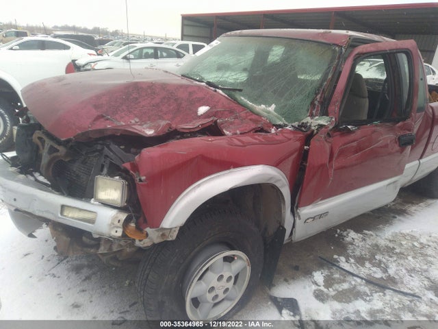 1995 CHEVROLET S TRUCK S10 VIN: 1GCDT19W8S8141232