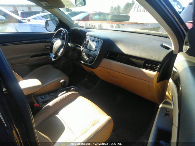 2016 Mitsubishi Outlander, VIN: JA4AD3A38GZ025778