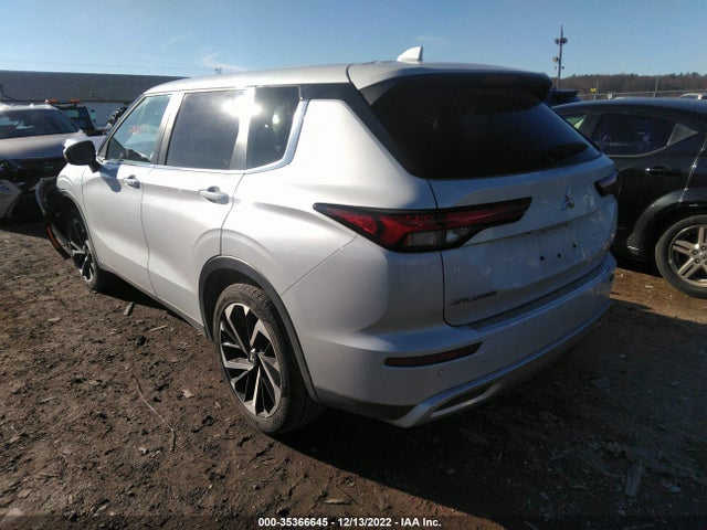 2022 Mitsubishi Outlander, VIN: JA4J4UA82NZ013933