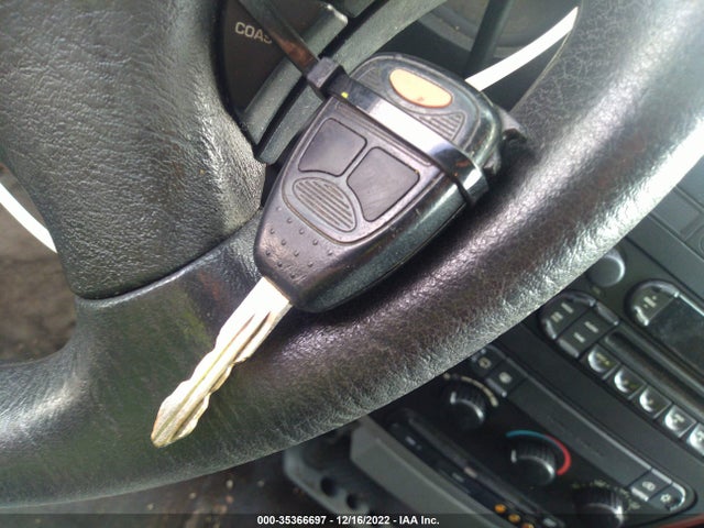 Chrysler Town & Country 2005 1C4GP45R35B441206 Image 3