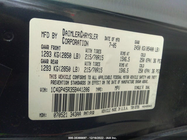 2005 CHRYSLER TOWN & COUNTRY VIN: 1C4GP45R35B441206