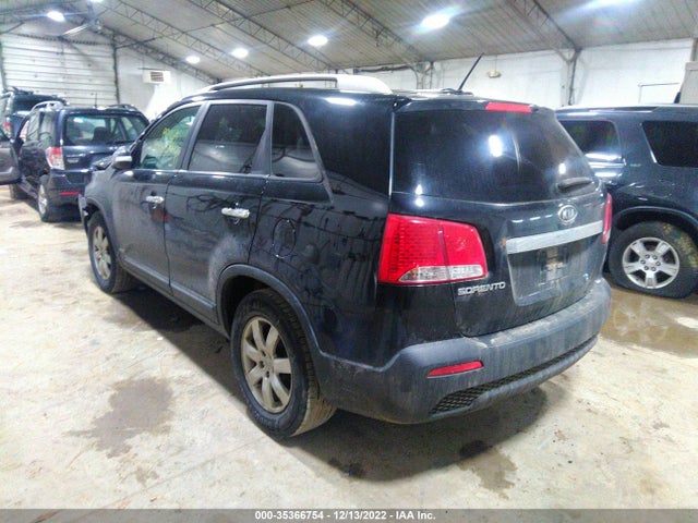 2013 KIA SORENTO LX VIN: 5XYKTDA25DG310233