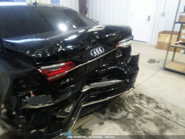 2017 Audi A8, VIN: WAU44AFD1HN009095