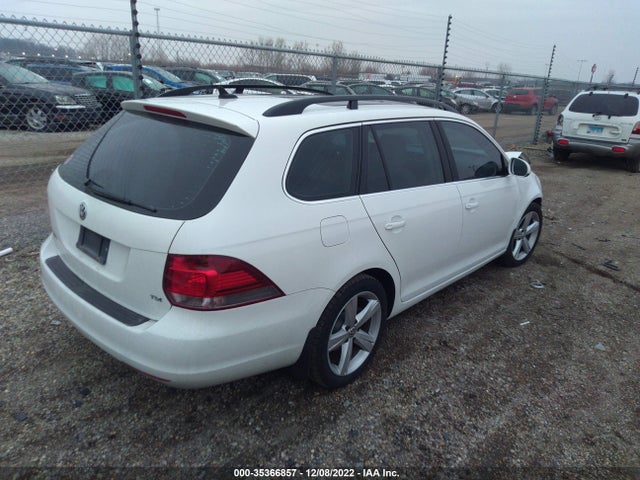 2013 VOLKSWAGEN JETTA SPORTWAGEN TDI W/SUNROOF VIN: 3VWML7AJ6DM605360