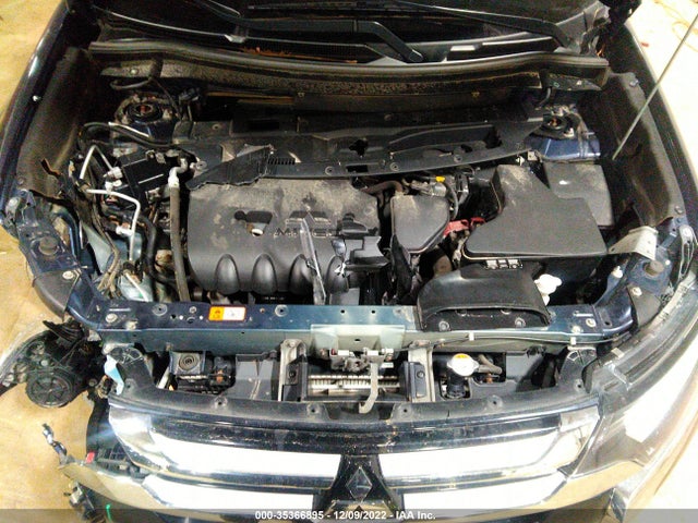Mitsubishi Outlander 2018 JA4AZ3A30JZ011902 Image 11