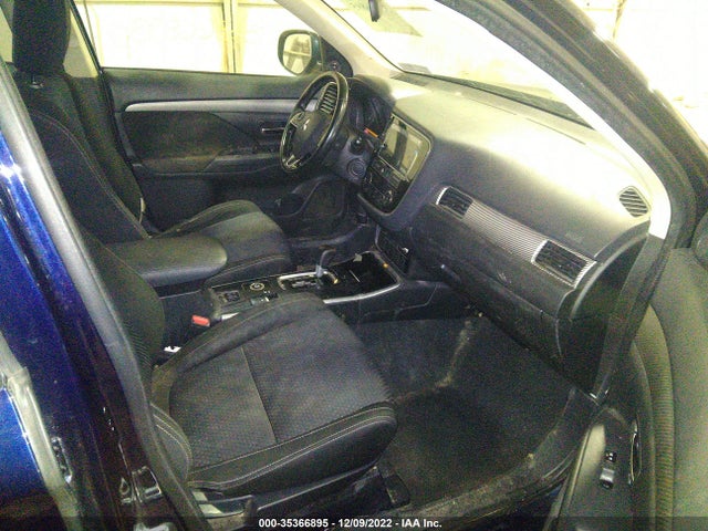 Mitsubishi Outlander 2018 JA4AZ3A30JZ011902 Image 6