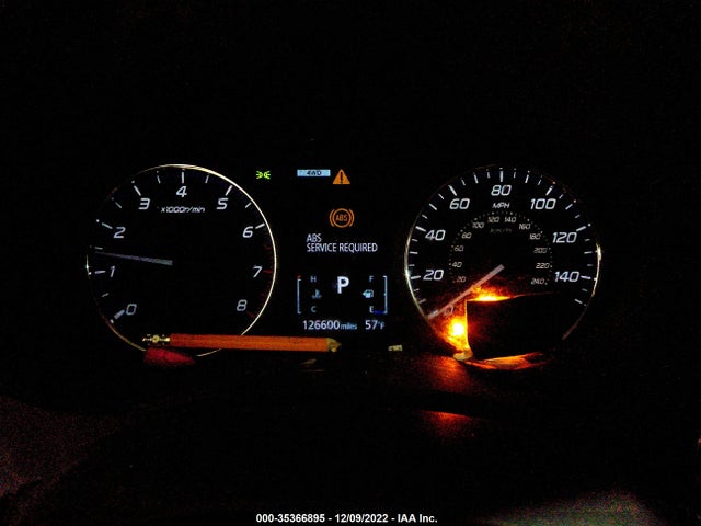 Mitsubishi Outlander 2018 JA4AZ3A30JZ011902 Image 8