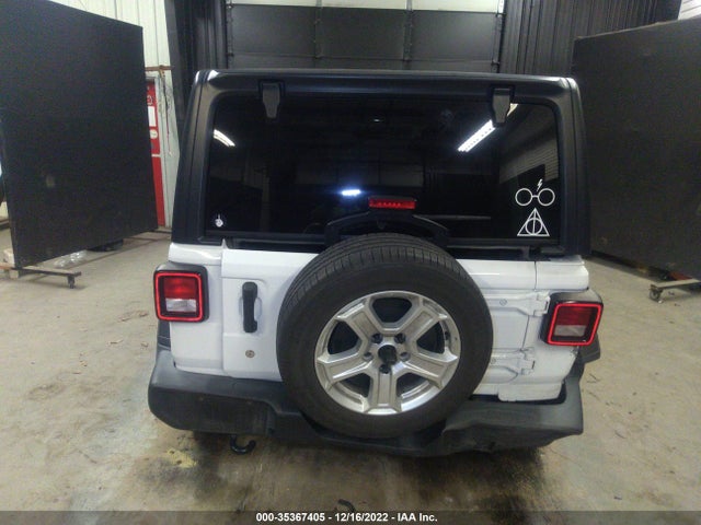 2018 Jeep Wrangler, VIN: 1C4HJXDG6JW137474