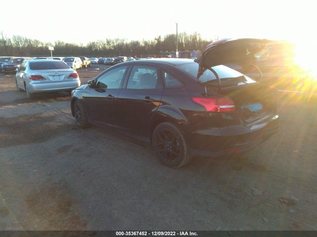 2016 Ford Focus, VIN: 1FADP3F29GL401360