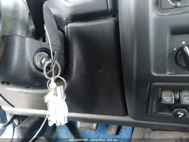 1J4FY19S5XP435945 Jeep Wrangler Sport