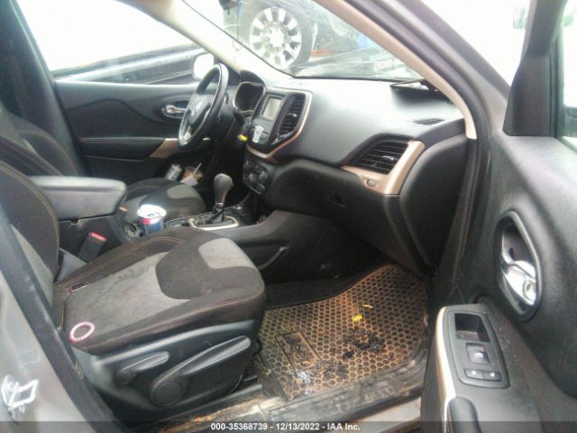 1C4PJMCX2JD532131 Jeep Cherokee Latitude