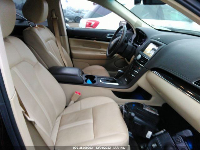 2LMHJ5AT9KBL00501 Lincoln MKT