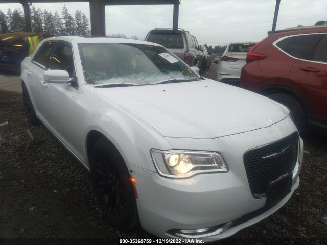 2C3CCAAG5KH640407 - Chrysler 300 300 Touring 2019