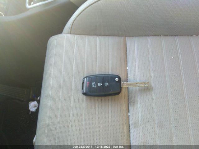 KNDPM3AC1H7209411 KIA Sportage Lx
