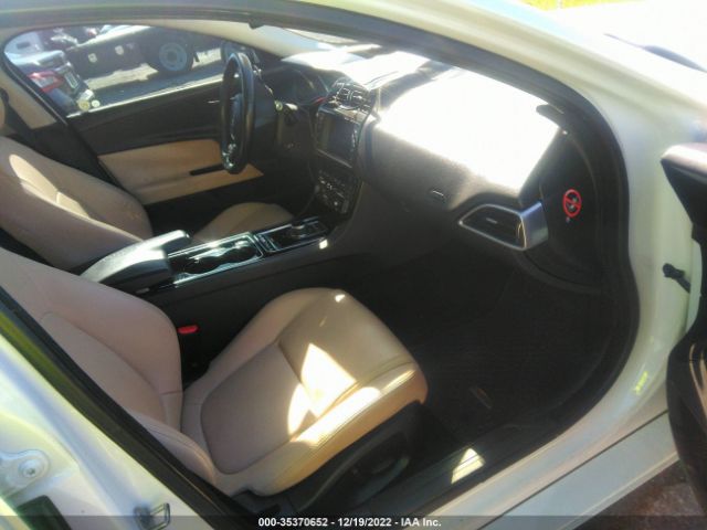 SAJAD4BGXHA973212 Jaguar Xe 25t Premium