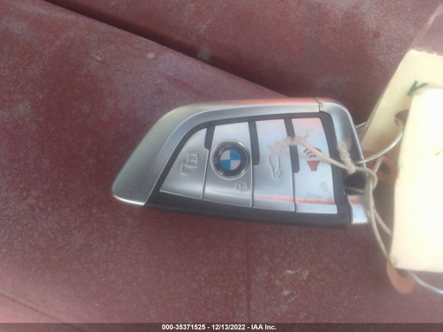 2022 BMW M8, VIN: WBSDZ0C07NCH70233