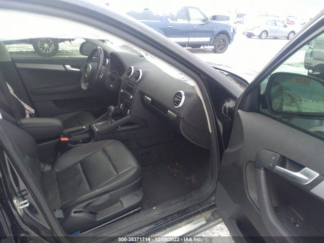 Audi A3 2.0t Premium Plus 2010 WAUKEAFM8AA042242 Image 6
