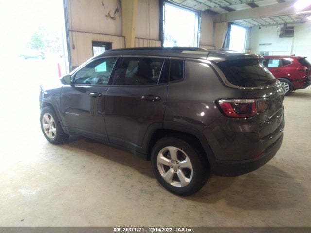 2018 Jeep Compass, VIN: 3C4NJCBBXJT241068