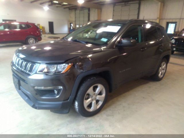 3C4NJCBBXJT241068 Jeep Compass Latitude
