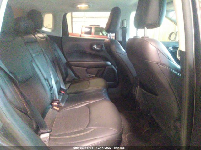 3C4NJCBBXJT241068 Jeep Compass Latitude