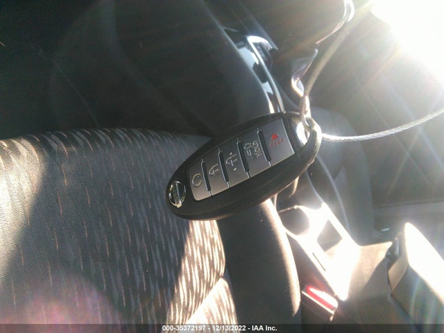 2019 NISSAN ROGUE SV VIN: KNMAT2MT5KP553247